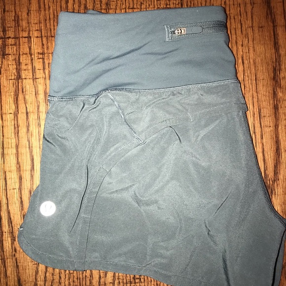 LULULEMON SHORTS - Picture 1 of 3